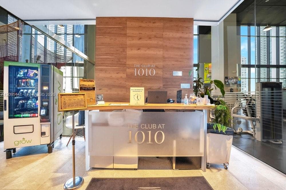1010 Brickell Ave # 1810, Miami, FL 33131 photo 9