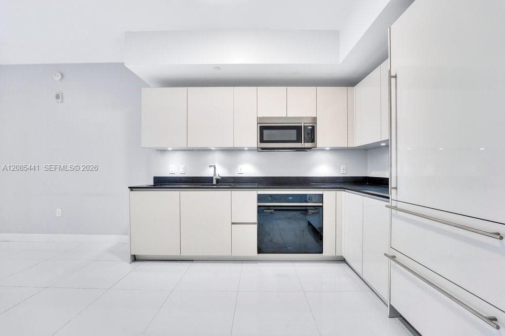 1010 Brickell Ave # 1810, Miami, FL 33131 photo 11