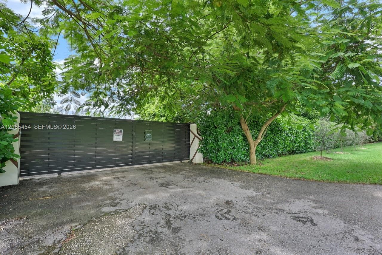 19620 SW 234th St, Homestead, FL 33031 photo 2