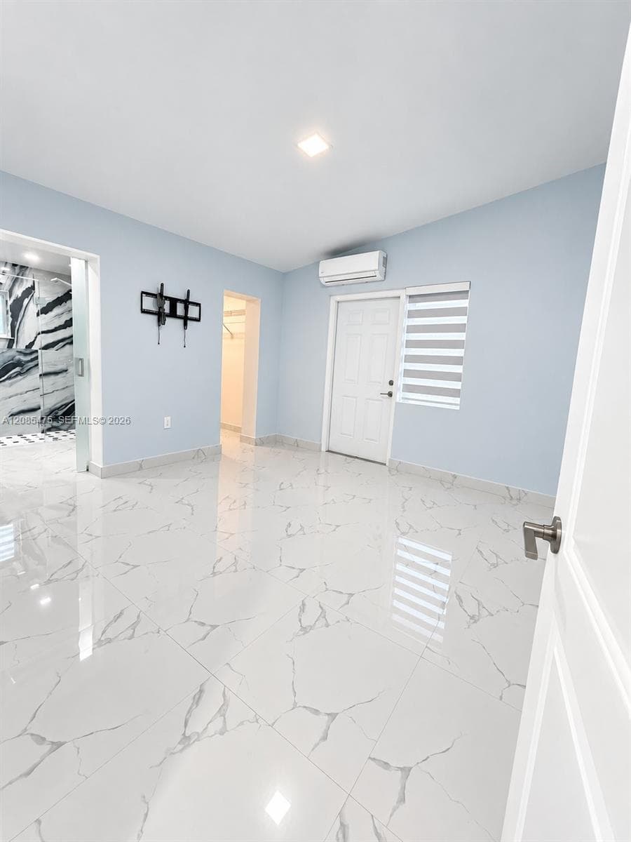 871 SE 4th Pl, Hialeah, FL 33010 photo 11