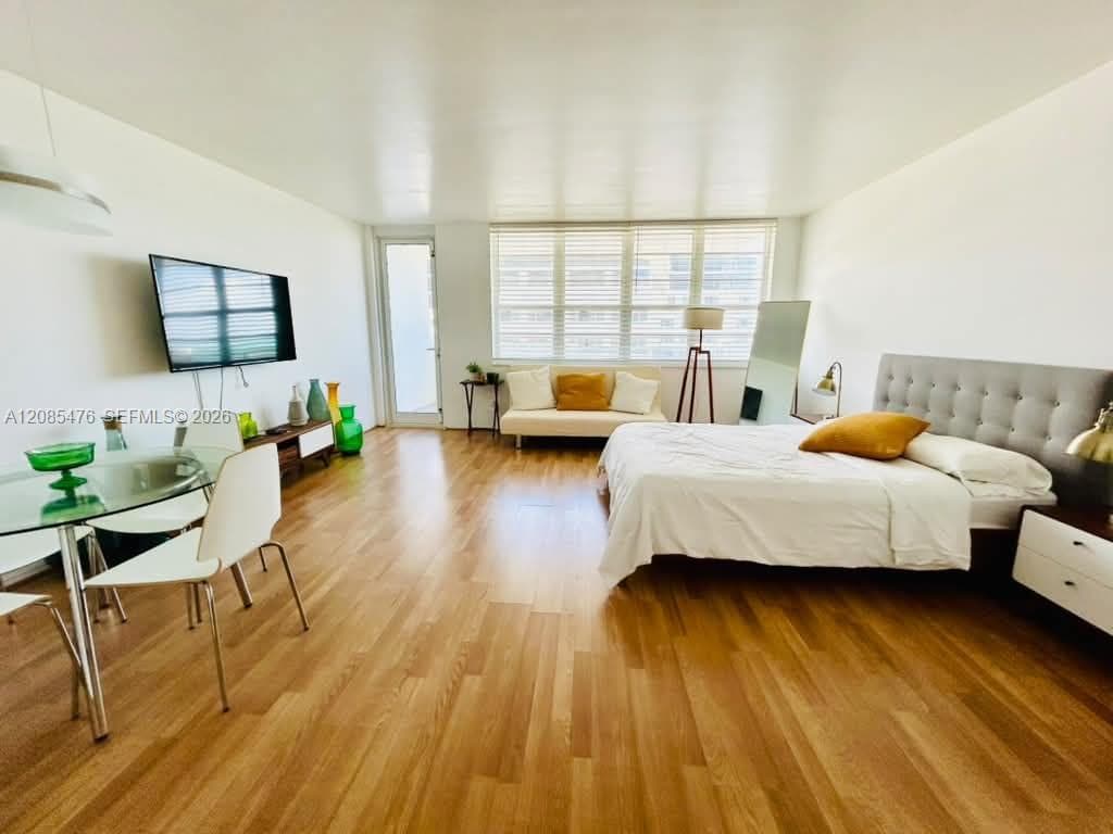 100 Lincoln Rd # 829, Miami Beach, FL 33139 photo 2
