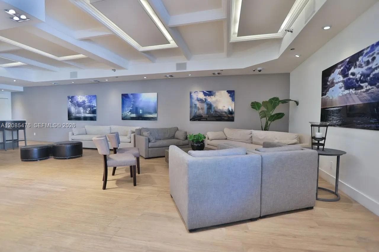 100 Lincoln Rd # 829, Miami Beach, FL 33139 photo 11