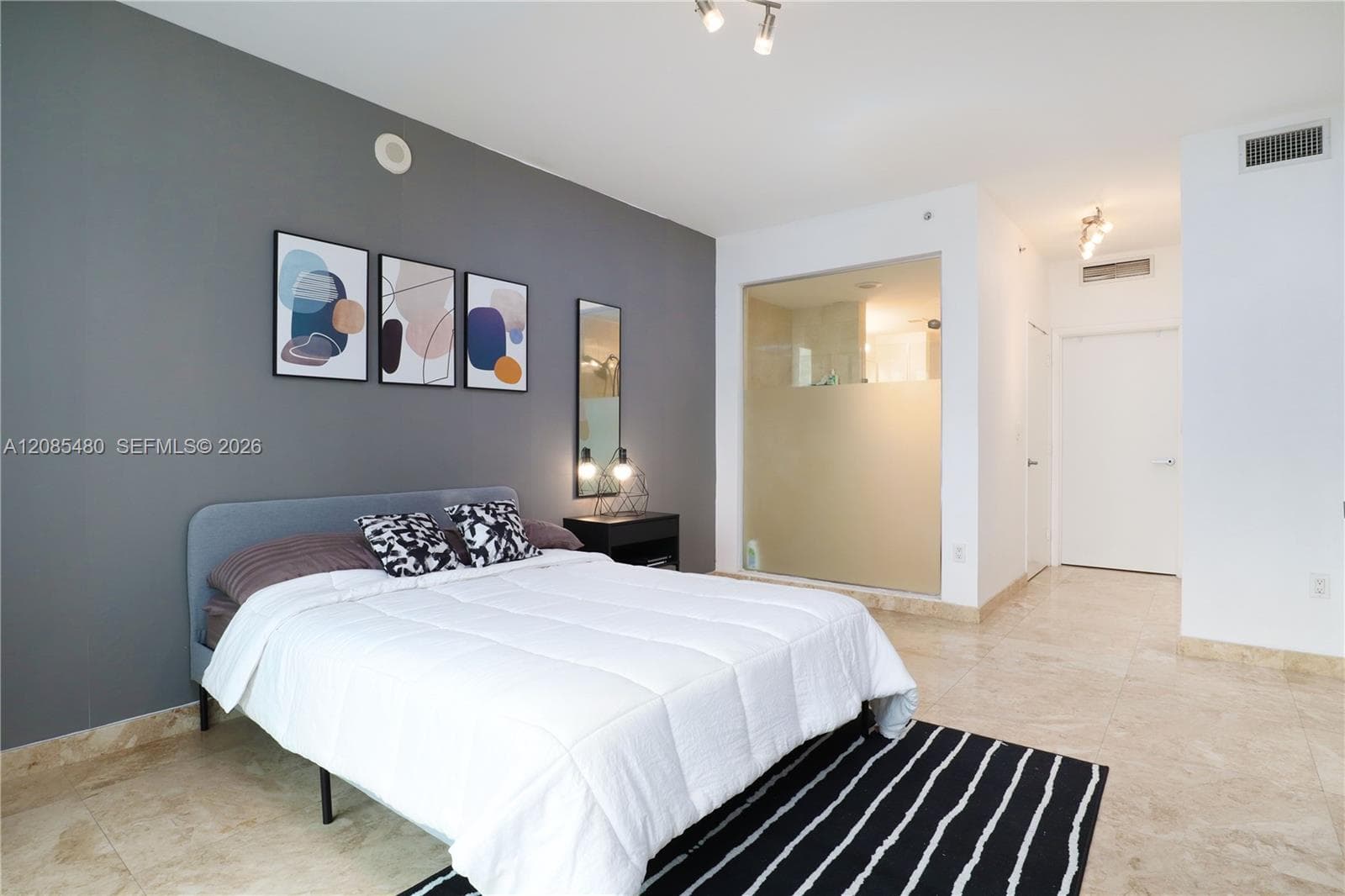 90 SW 3rd St # 3002, Miami, FL 33130 photo 5