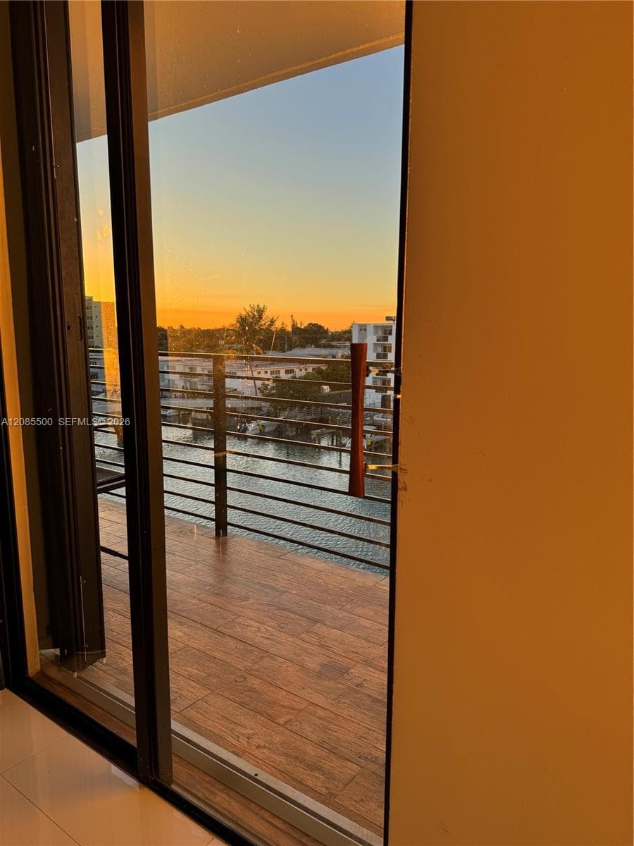 8100 Byron Ave # 504, Miami Beach, FL 33141 photo 7