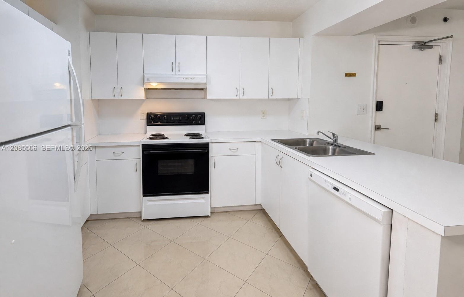 104 SW 9th St # 1403, Miami, FL 33130 photo 4