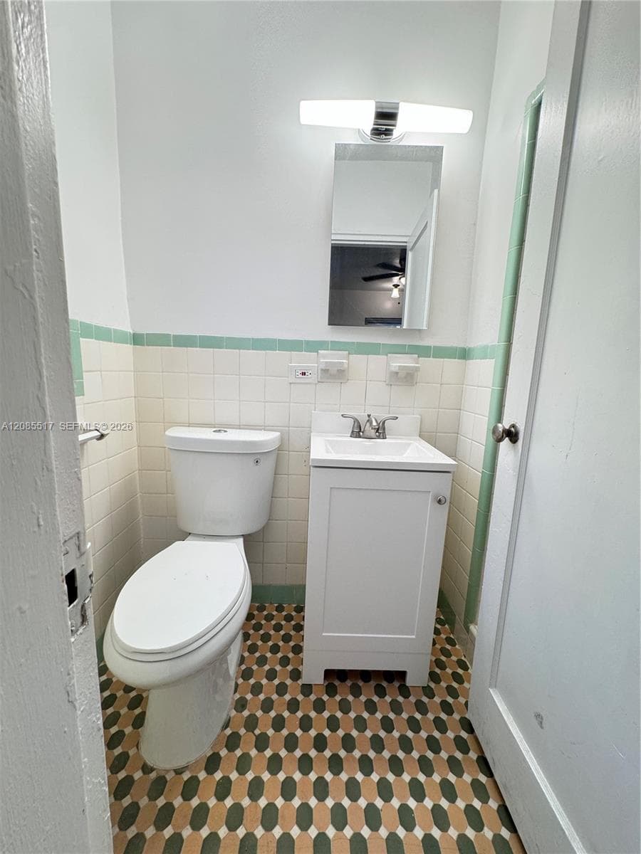 2652 SW 23rd Ave # back, Miami, FL 33133 photo 4