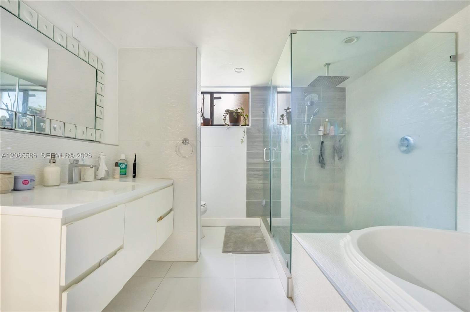 601 Ives Dairy Rd # 105-8, Miami, FL 33179 photo 13