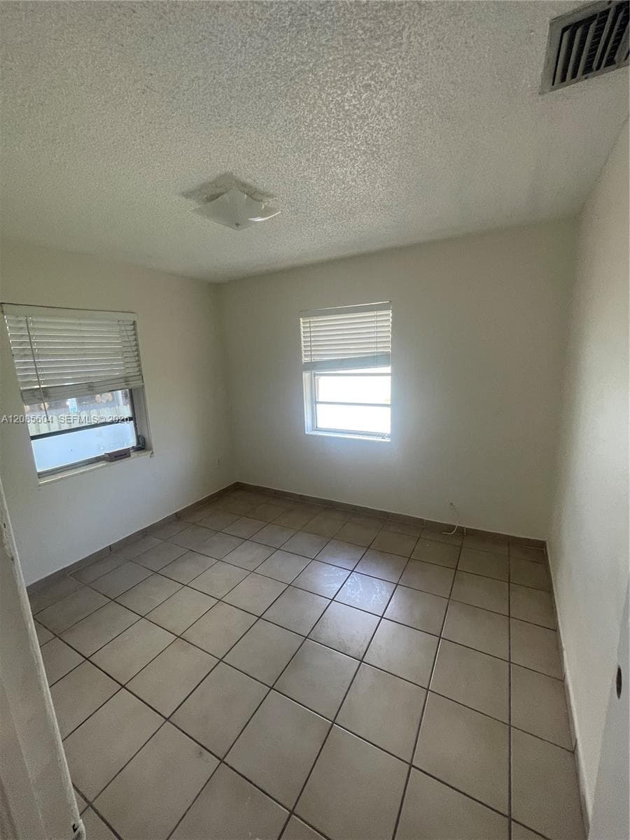 1529 SW 2nd St # 1529, Miami, FL 33135 photo 11