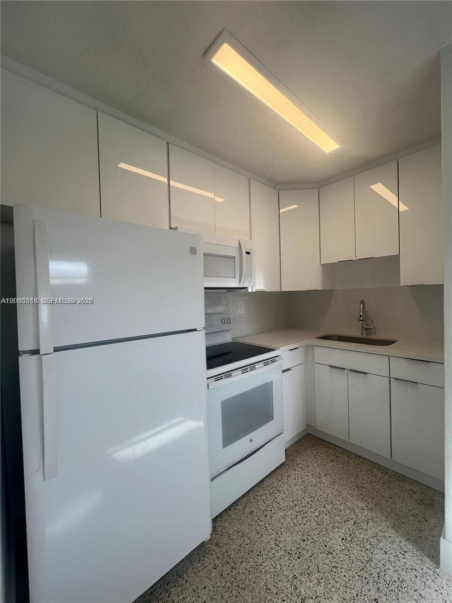 1619 NW 1st St # 4, Miami, FL 33125 photo 3