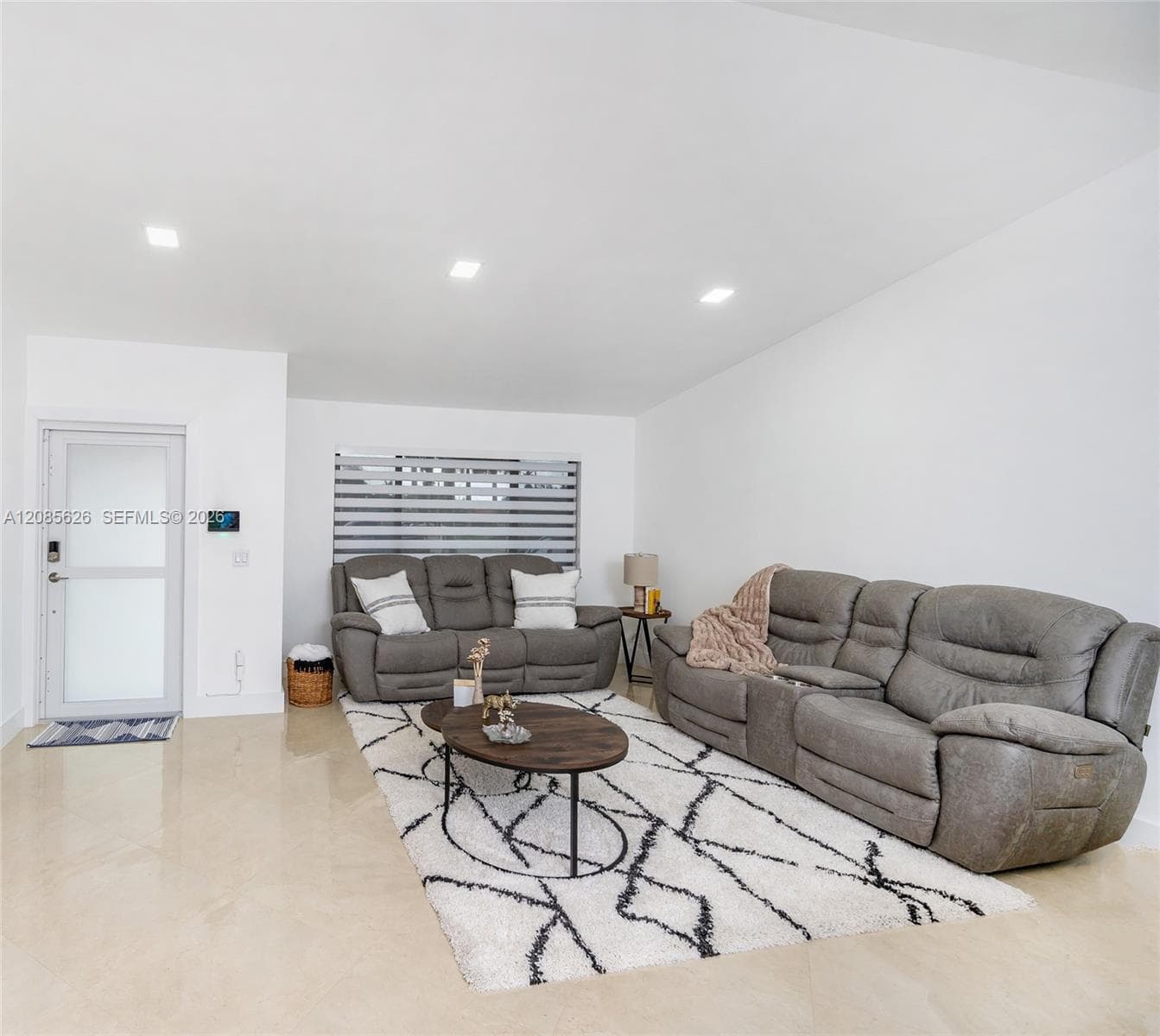 Listing photo 6