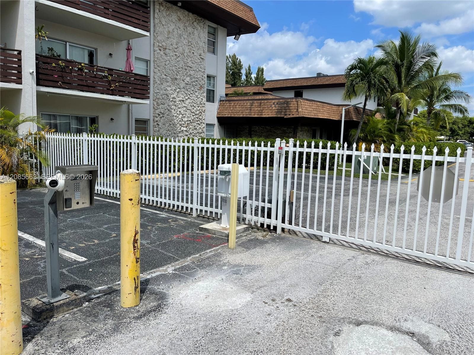 7487 SW 82nd St # C202, Miami, FL 33143 photo 2