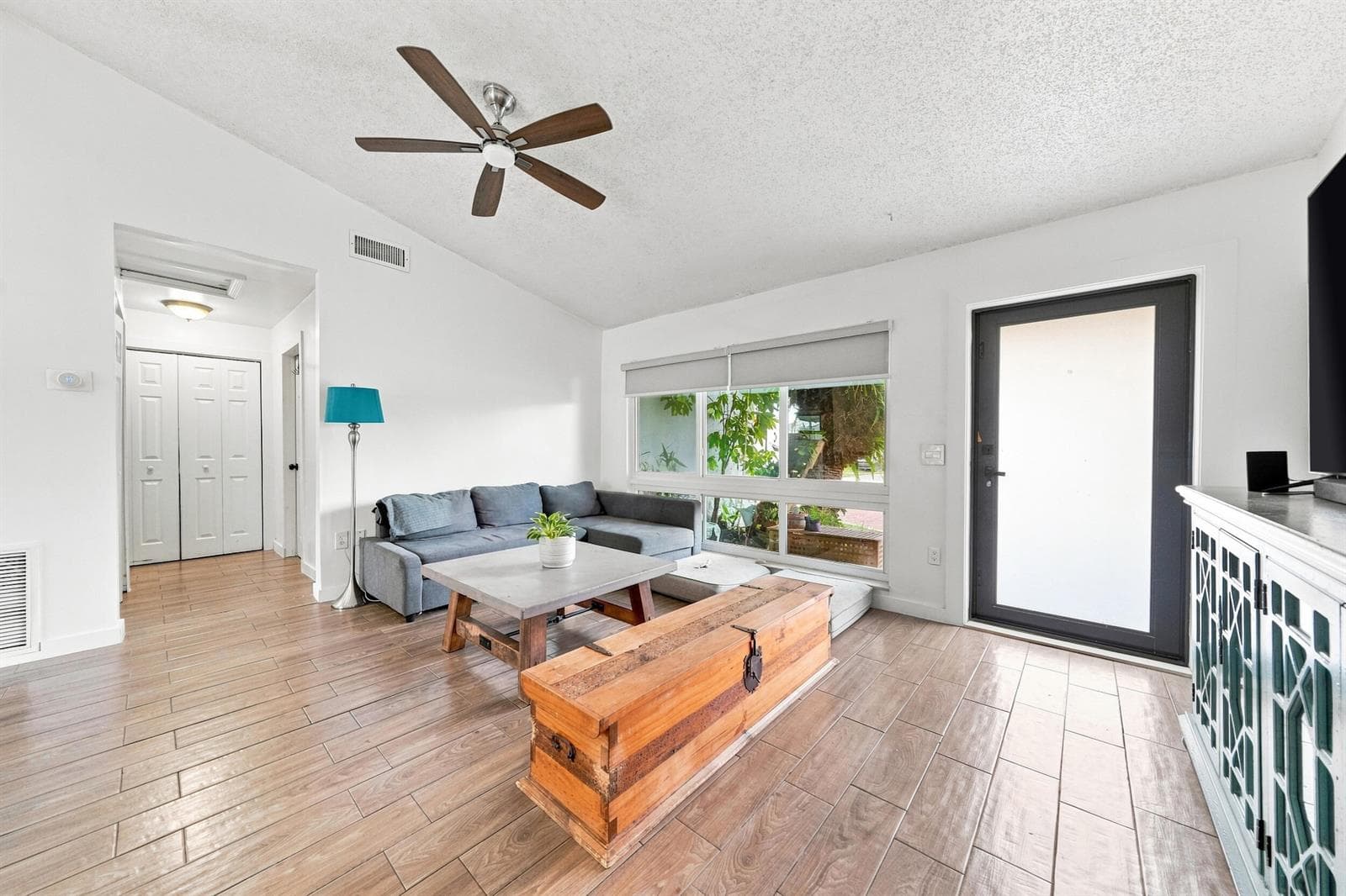 11351 NW 37TH Place, Sunrise, FL 33323 photo 2