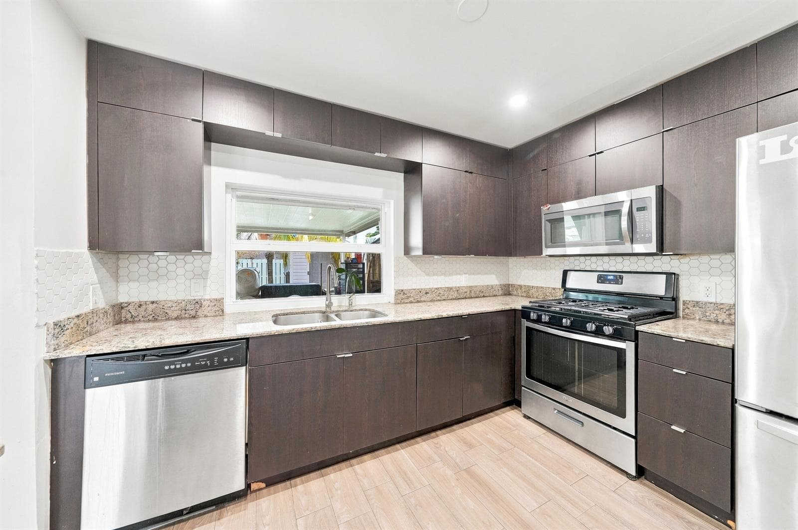11351 NW 37TH Place, Sunrise, FL 33323 photo 6