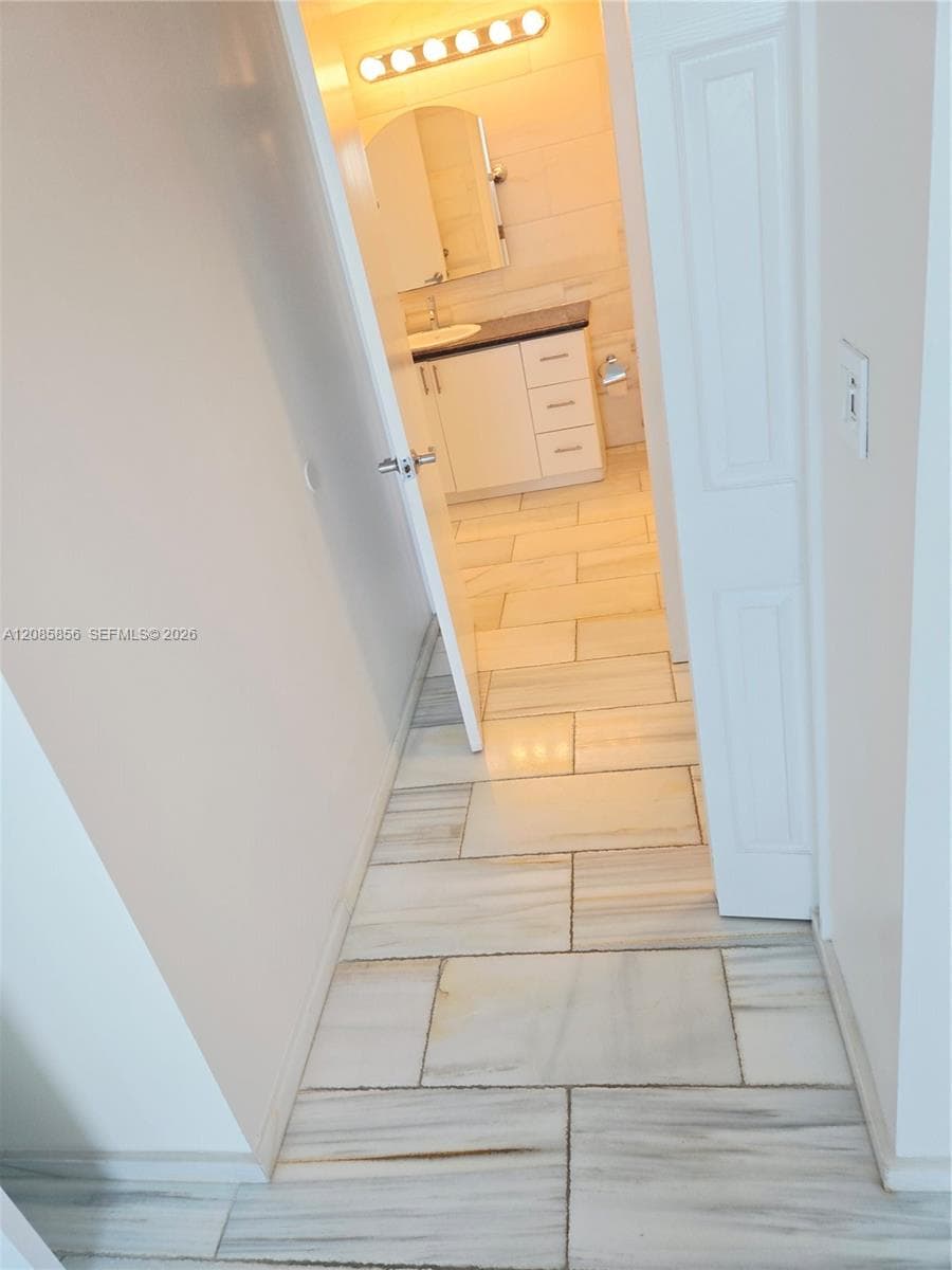 1401 SW 22nd St # 1203, Miami, FL 33145 photo 6