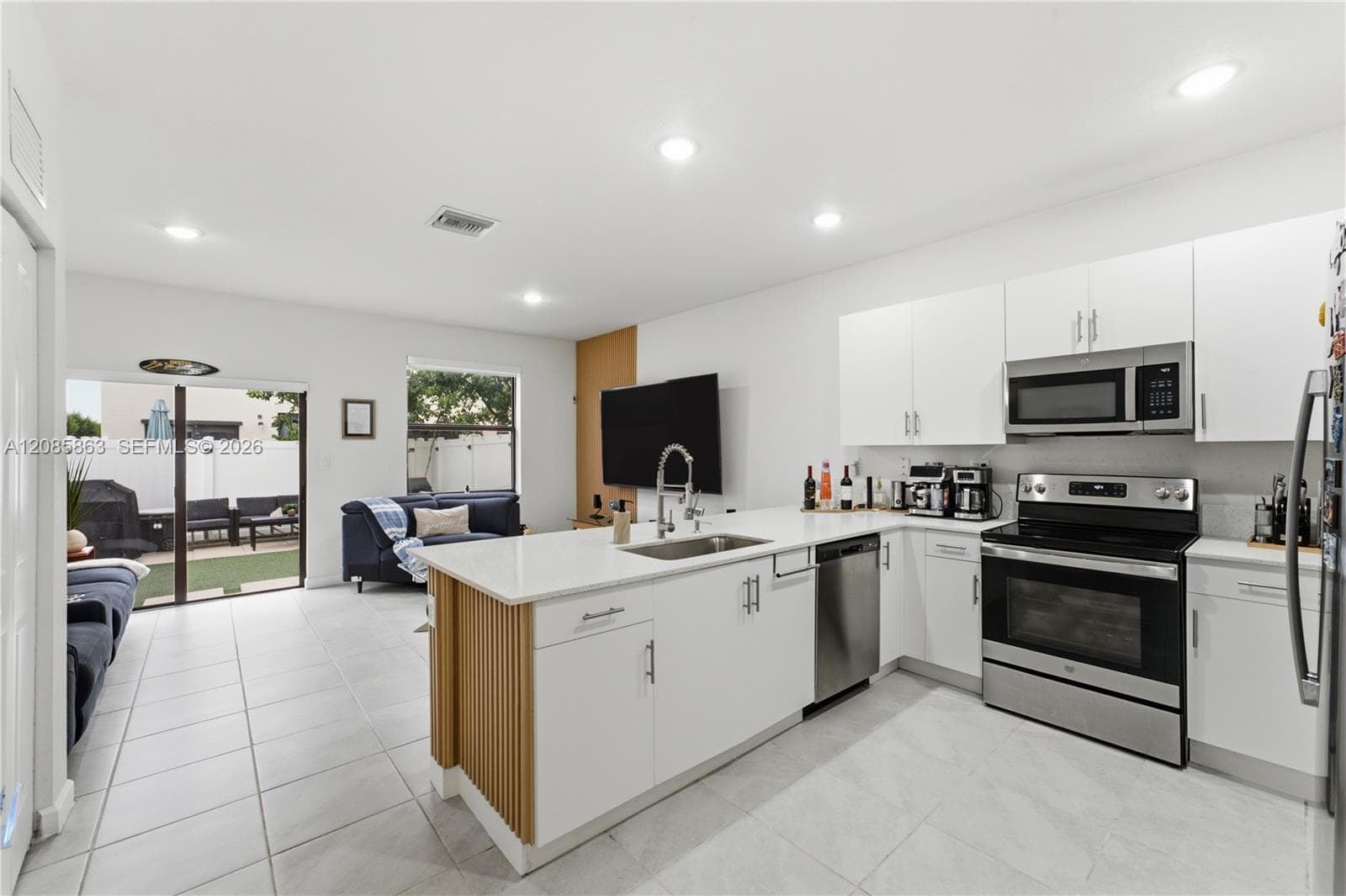 11467 W 34th Ct, Hialeah, FL 33018 photo 8
