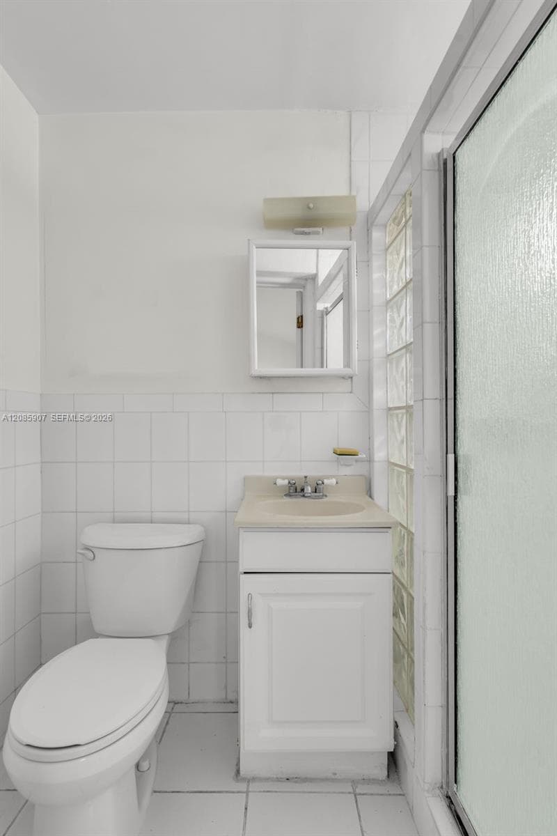 3640 SW 25th St # Casita, Miami, FL 33133 photo 5