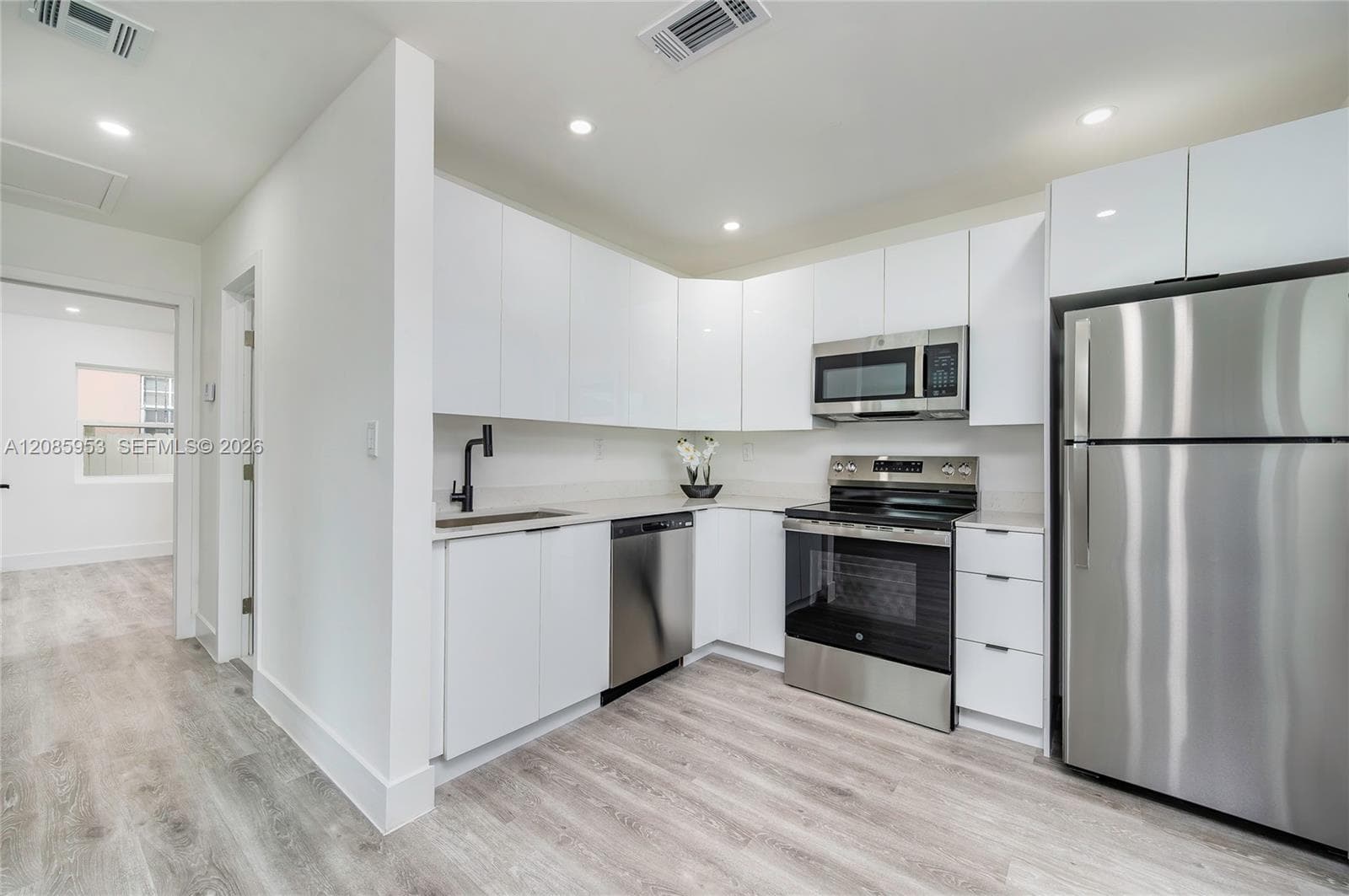1028 NW 24th St, Miami, FL 33127 photo 13