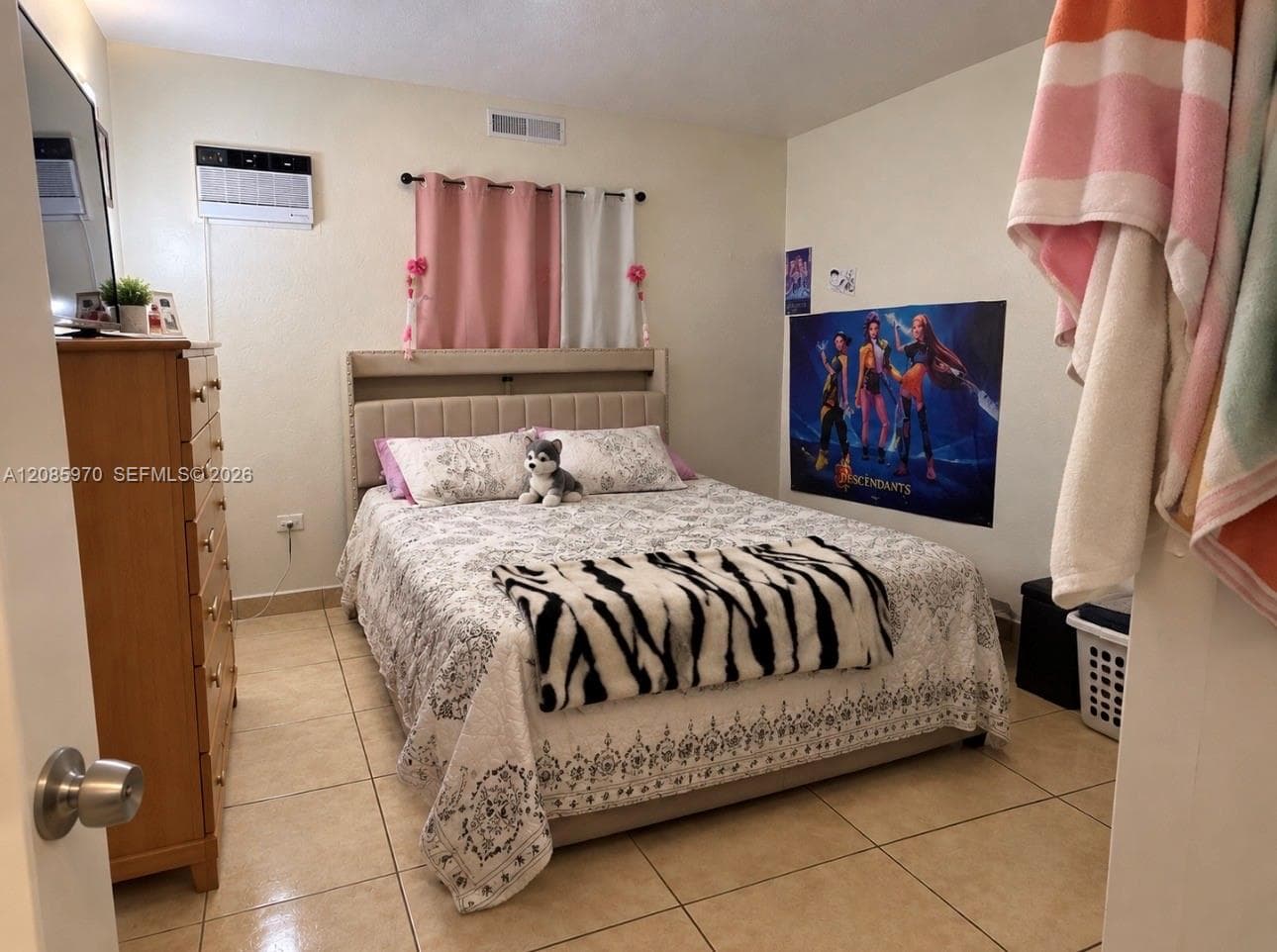 1010 E 8th Ct, Hialeah, FL 33010 photo 5