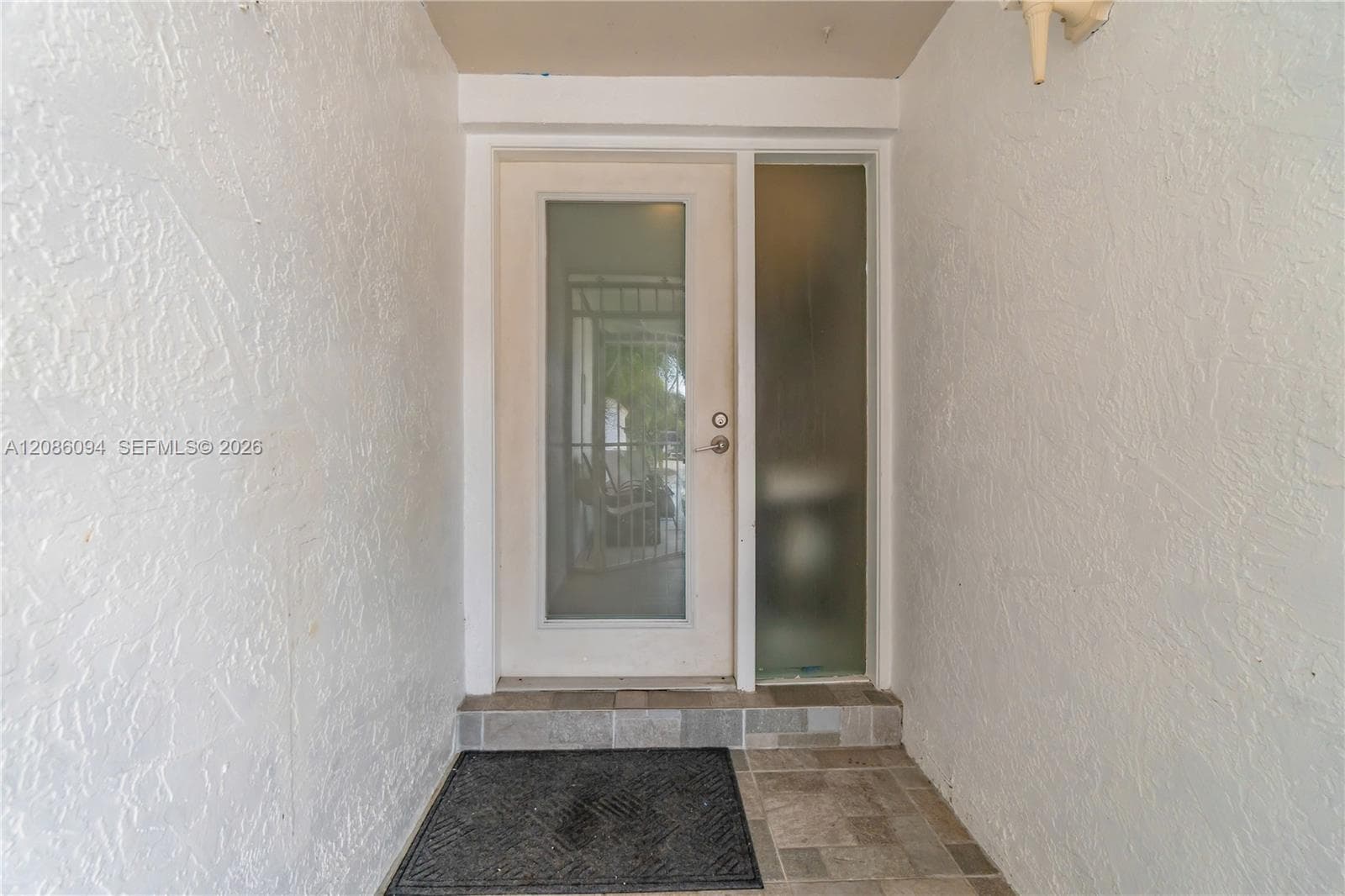 22 NW 108th Ct, Miami, FL 33172 photo 4