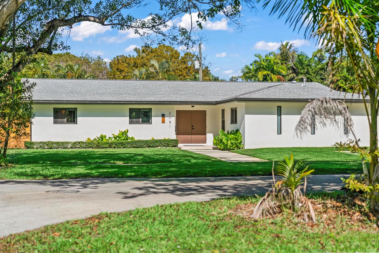 2451 NE 199th Street, Miami, FL 33180 photo 3