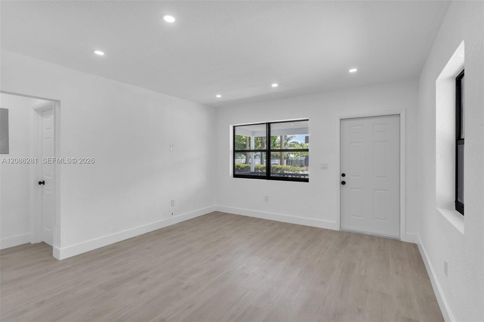 2121 NW 86th Ter, Miami, FL 33147 photo 5