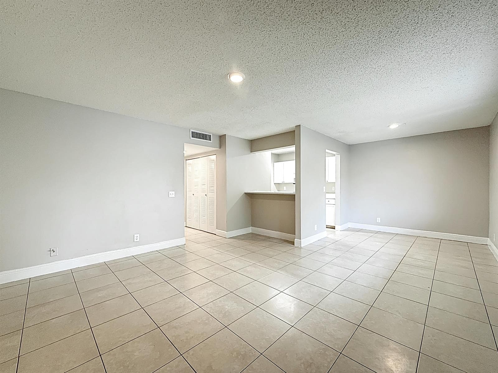 719 MEADOWS Circle, Boynton Beach, FL 33436 photo 7