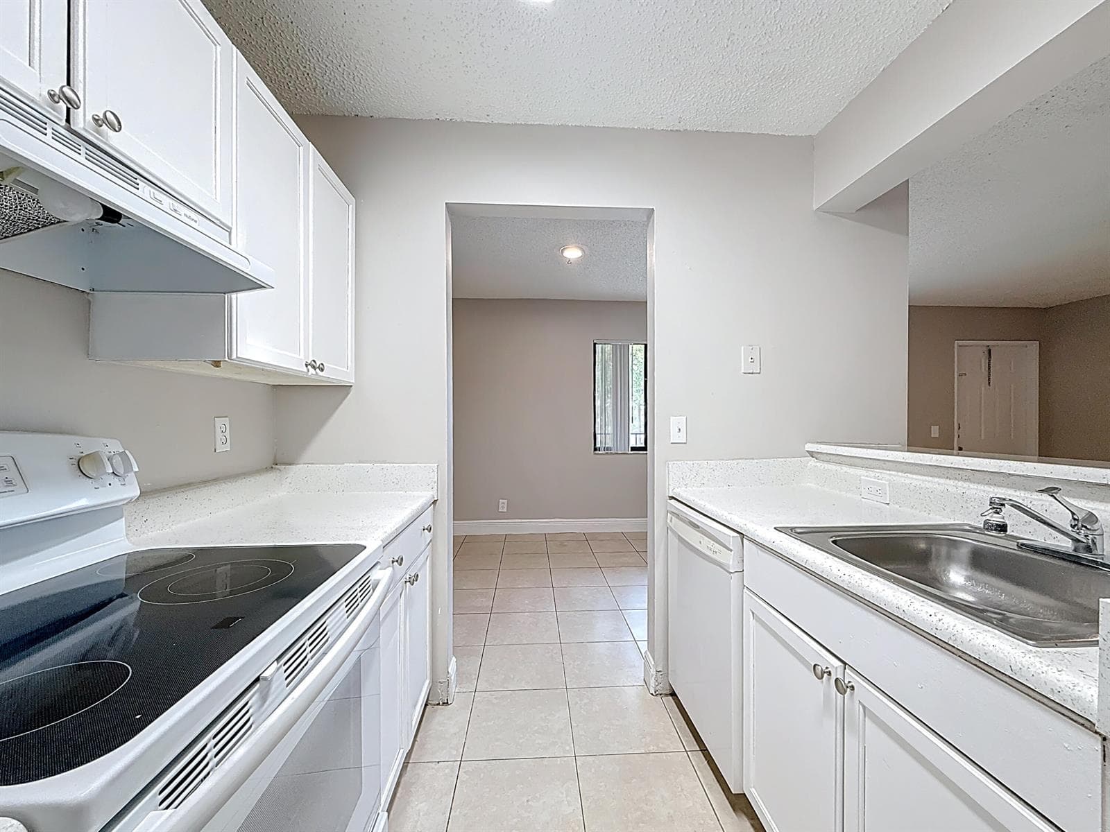 719 MEADOWS Circle, Boynton Beach, FL 33436 photo 4