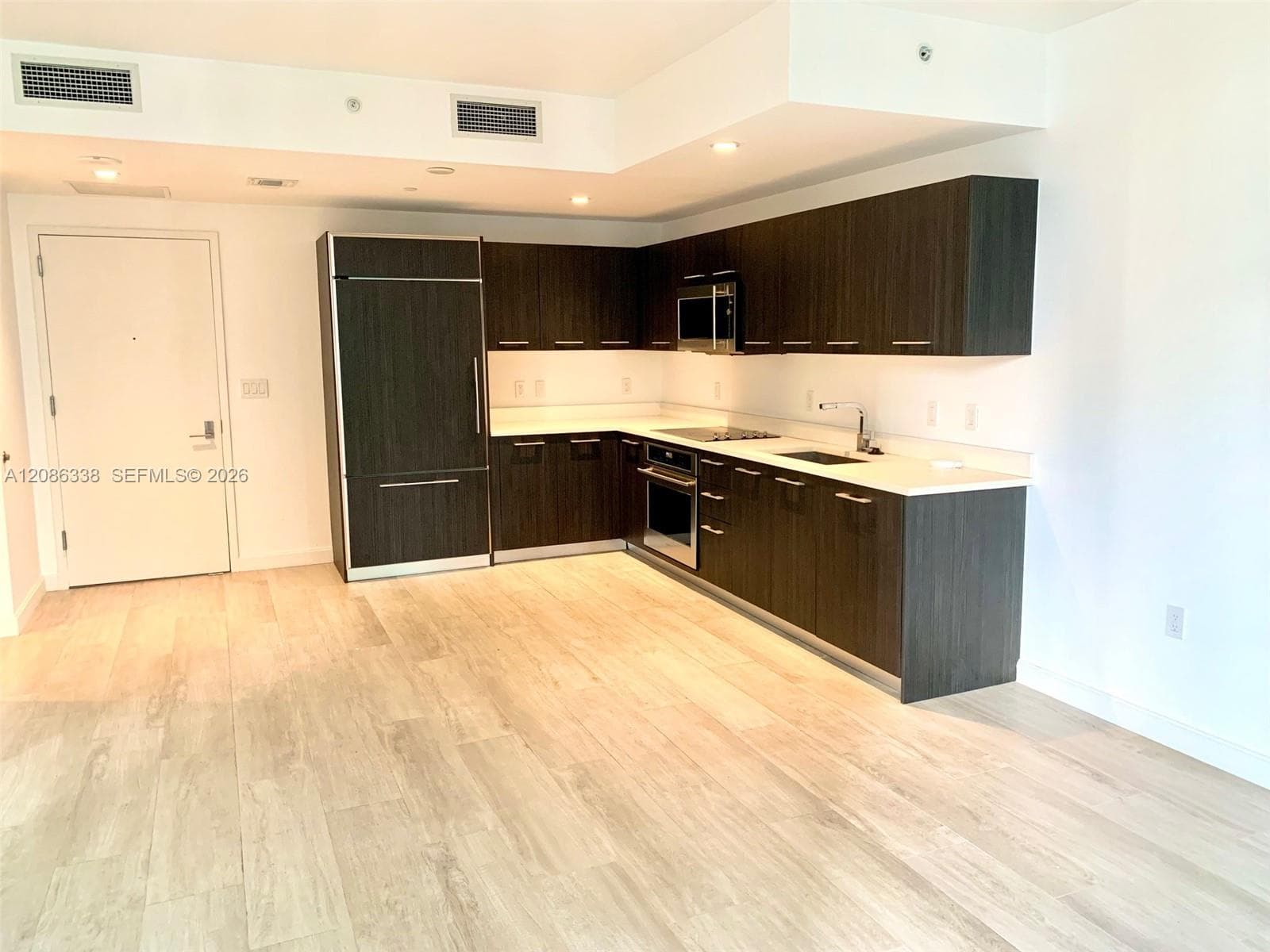 55 SW 9th St # 1707, Miami, FL 33130 photo 2