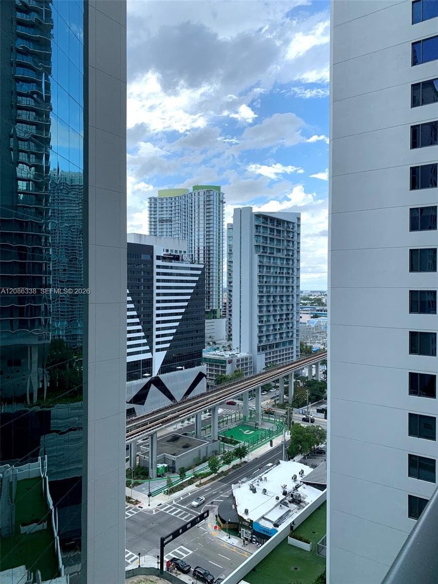 55 SW 9th St # 1707, Miami, FL 33130 photo 9