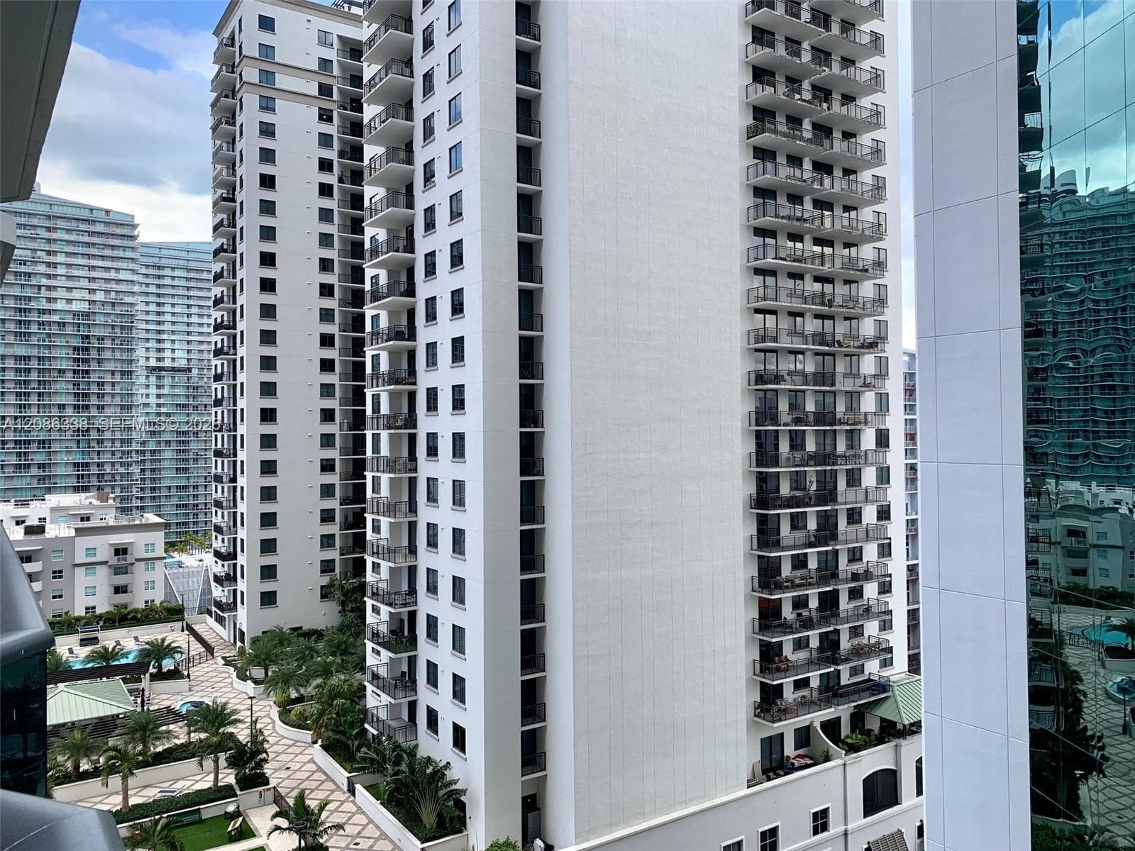 55 SW 9th St # 1707, Miami, FL 33130 photo 8