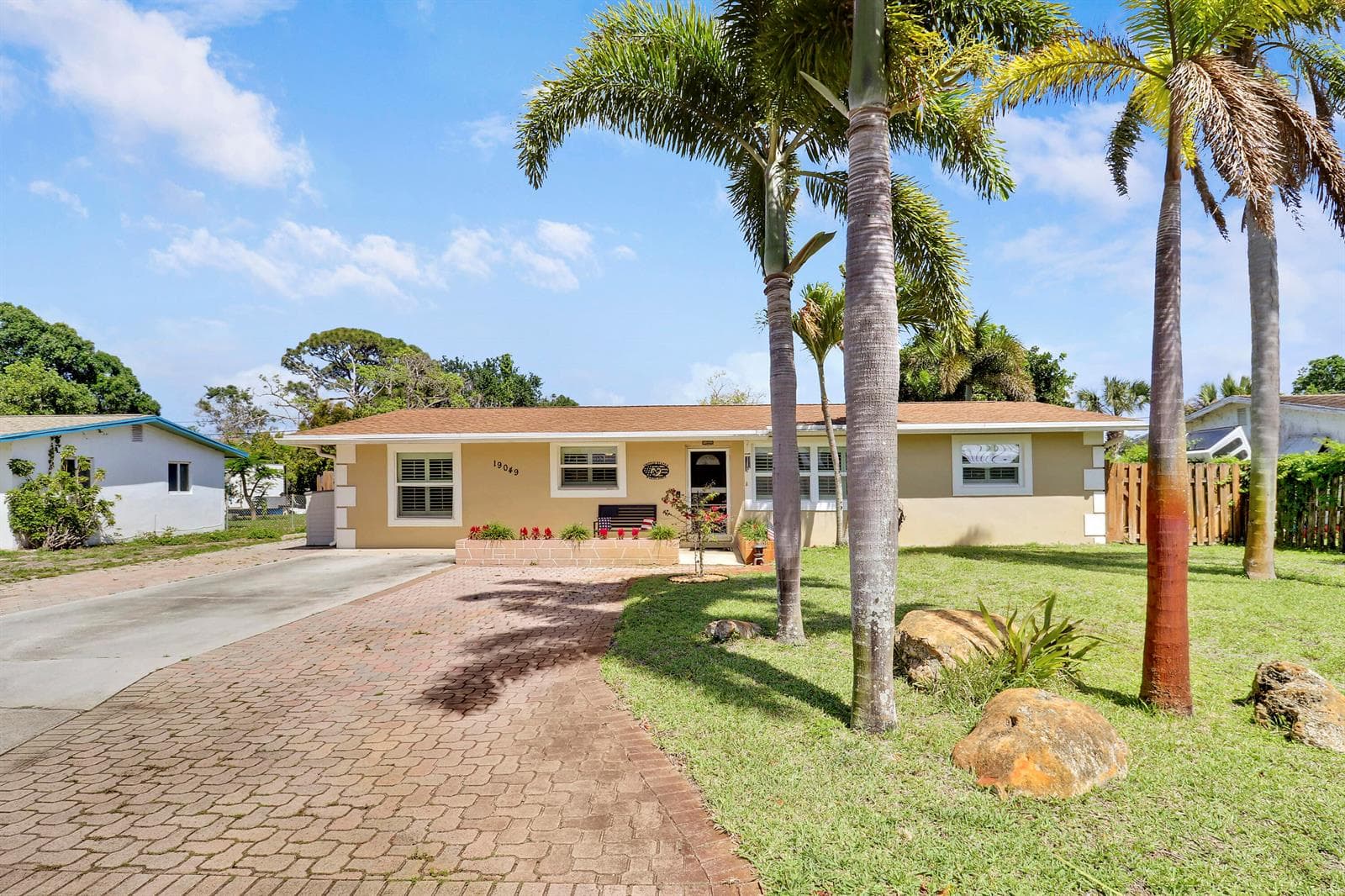 19049 SE Robert Drive, Jupiter, FL 33469 photo 2