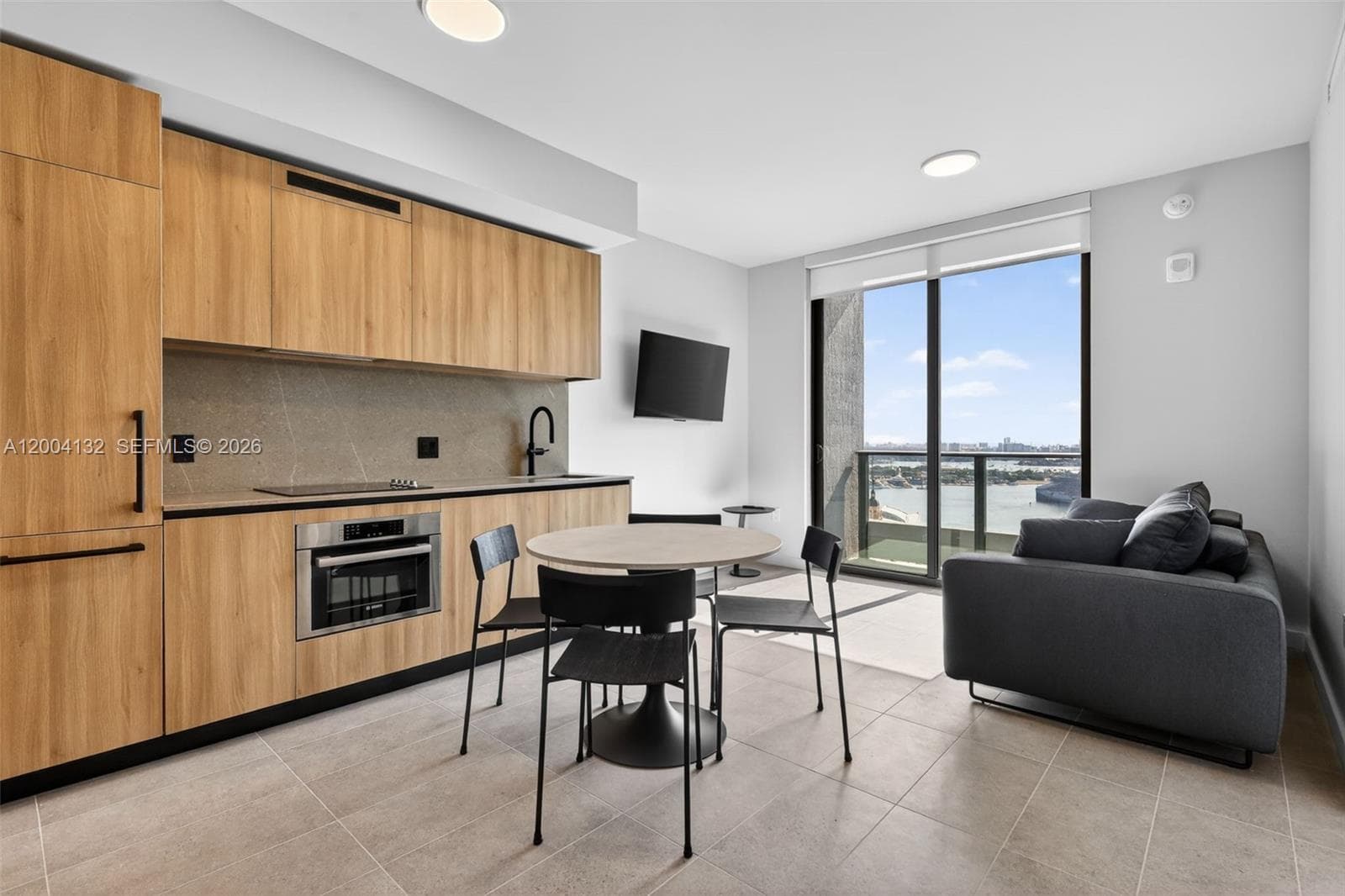 121 NE 5th Steet # 3313, Miami, FL 33132 photo 2