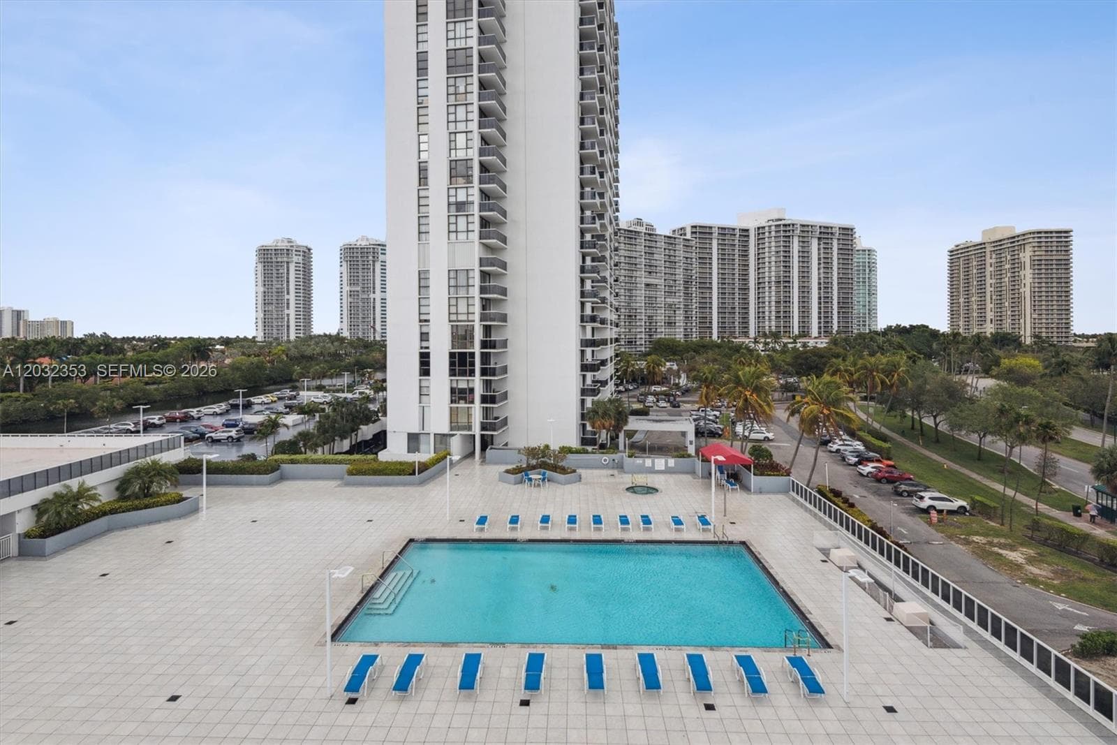 3625 N Country Club Dr # 603, Aventura, FL 33180 photo 2