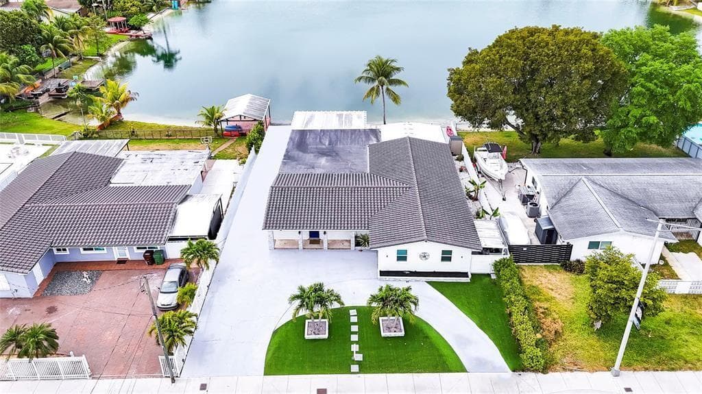 6290 W 16th Avenue, Hialeah, FL 33012