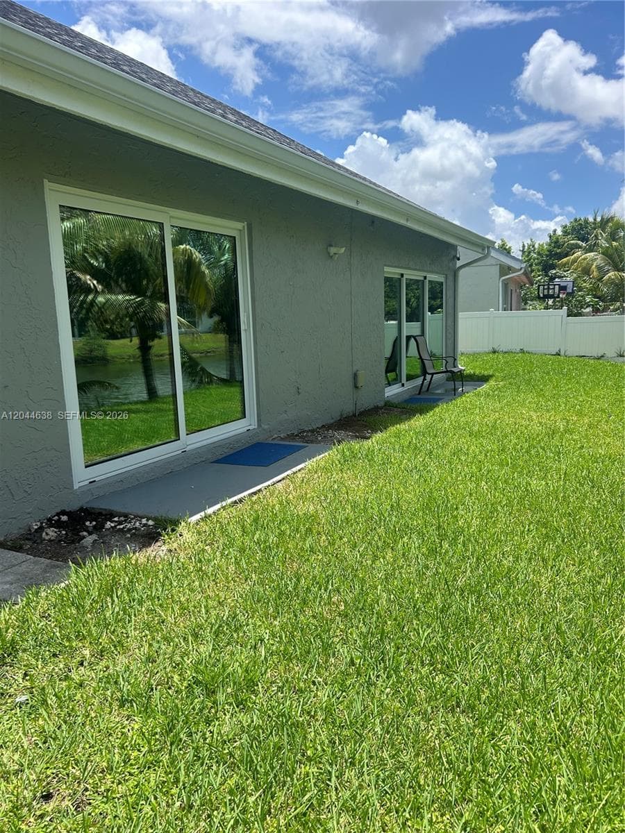 2730 Cypress Ave, Miramar, FL 33025 photo 2
