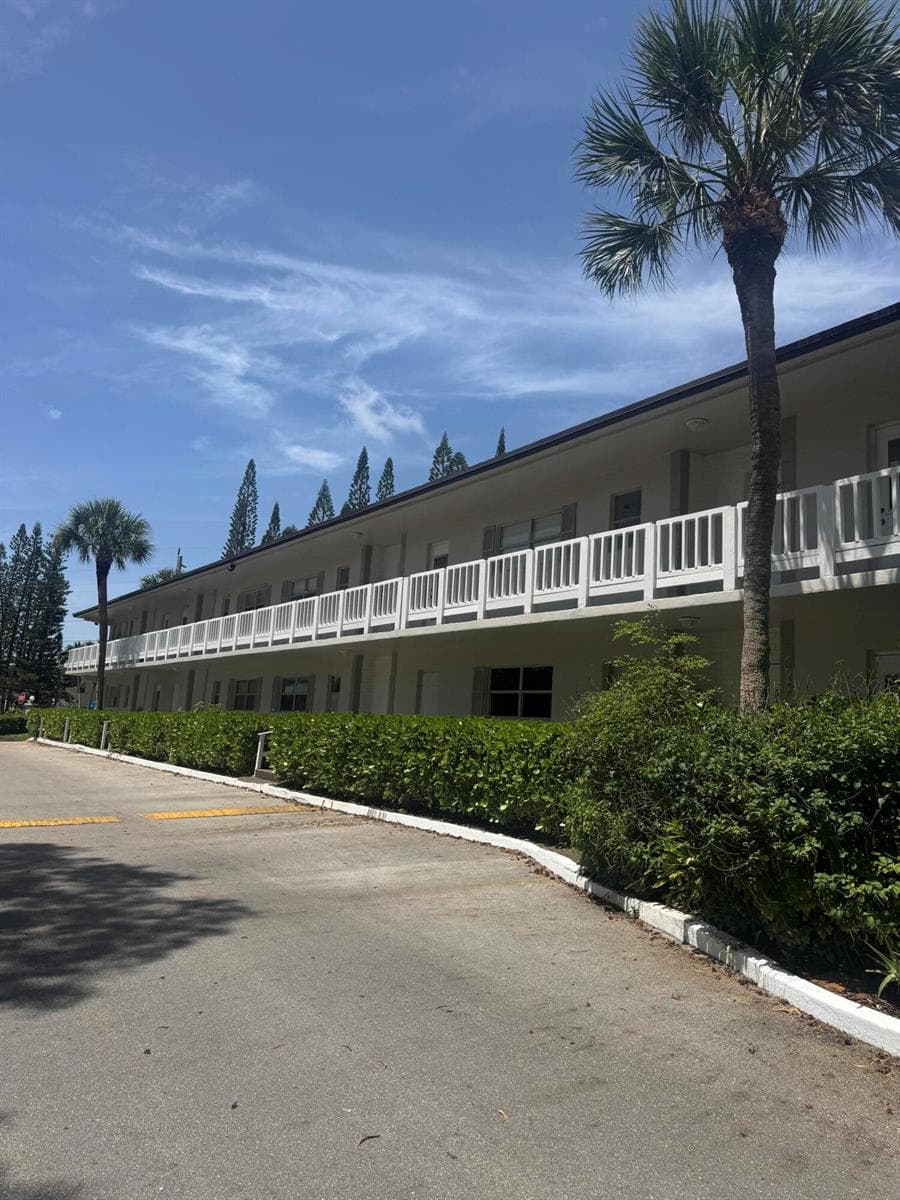 610 SE 2nd Avenue # L27, Deerfield Beach, FL 33441 photo 2