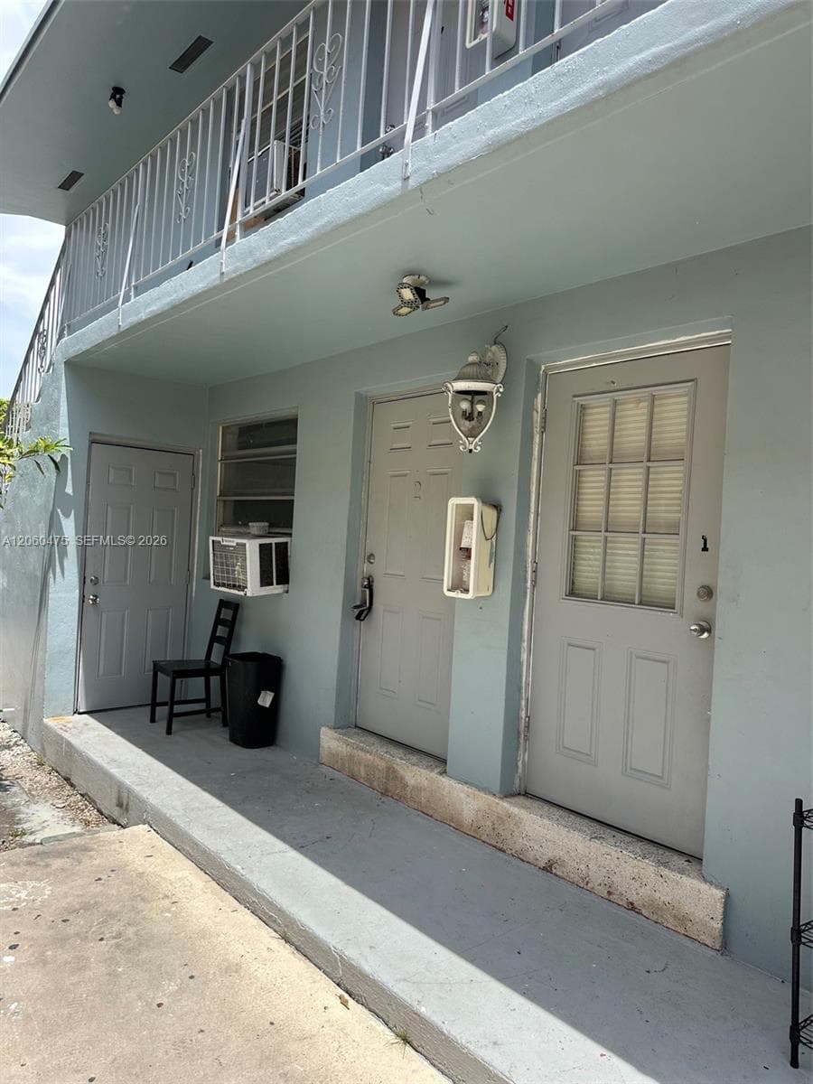 238 SW 18th Ave # 2, Miami, FL 33135 photo 2