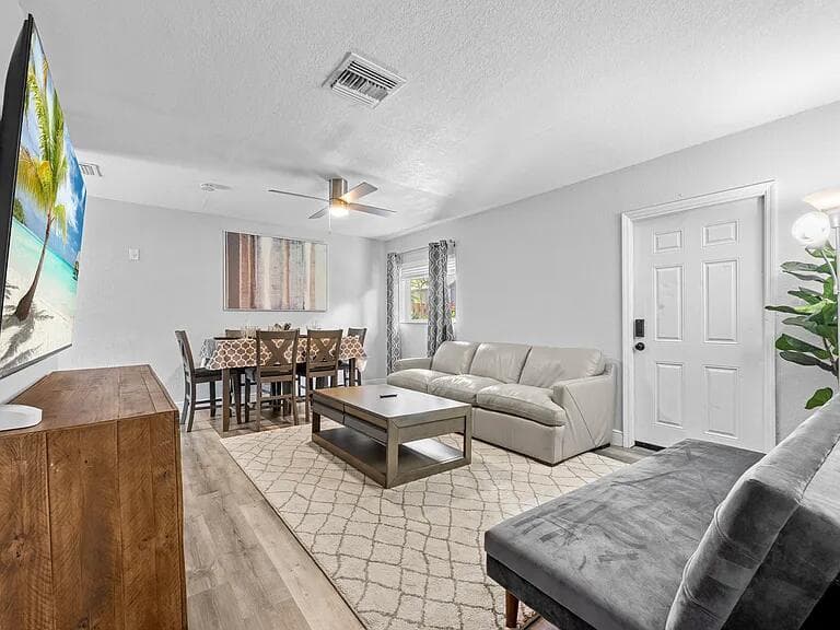 1208 NE 5th Avenue # Unit 3, Fort Lauderdale, FL 33304 photo 2