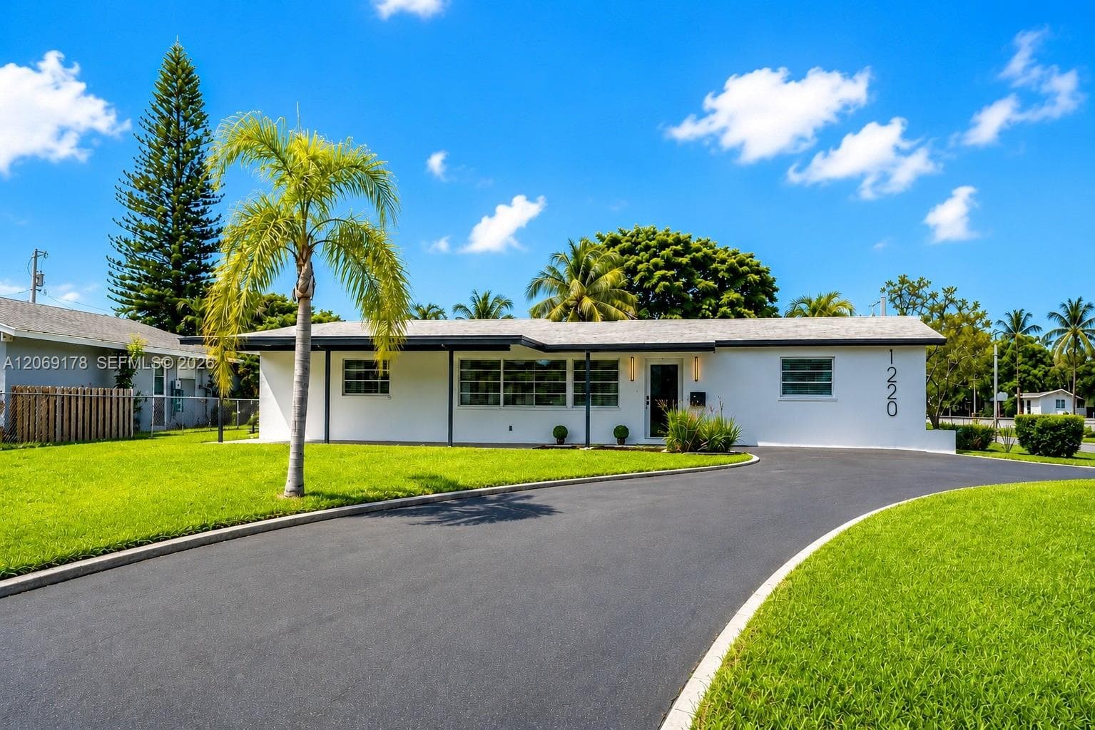 1220 NE 8th St, Pompano Beach, FL 33060 photo 2