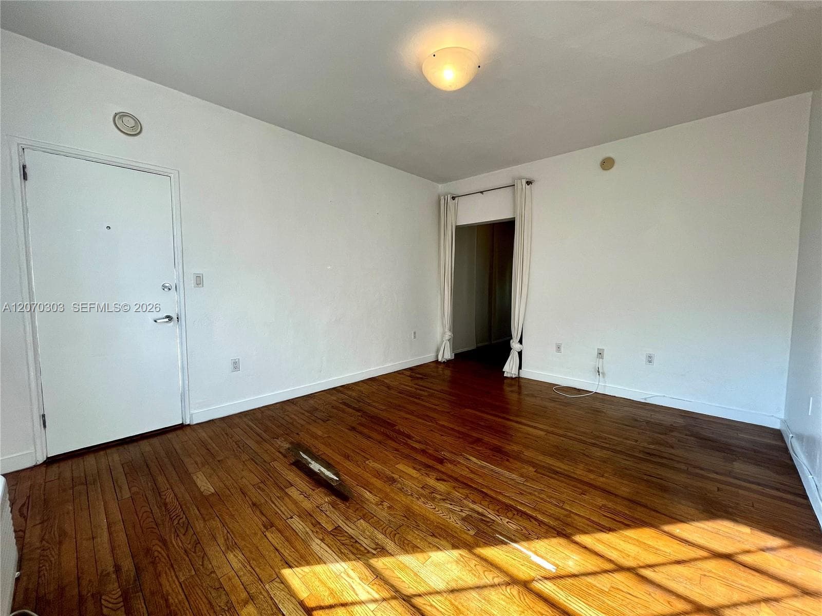 743 15th St # 12, Miami Beach, FL 33139 photo 2