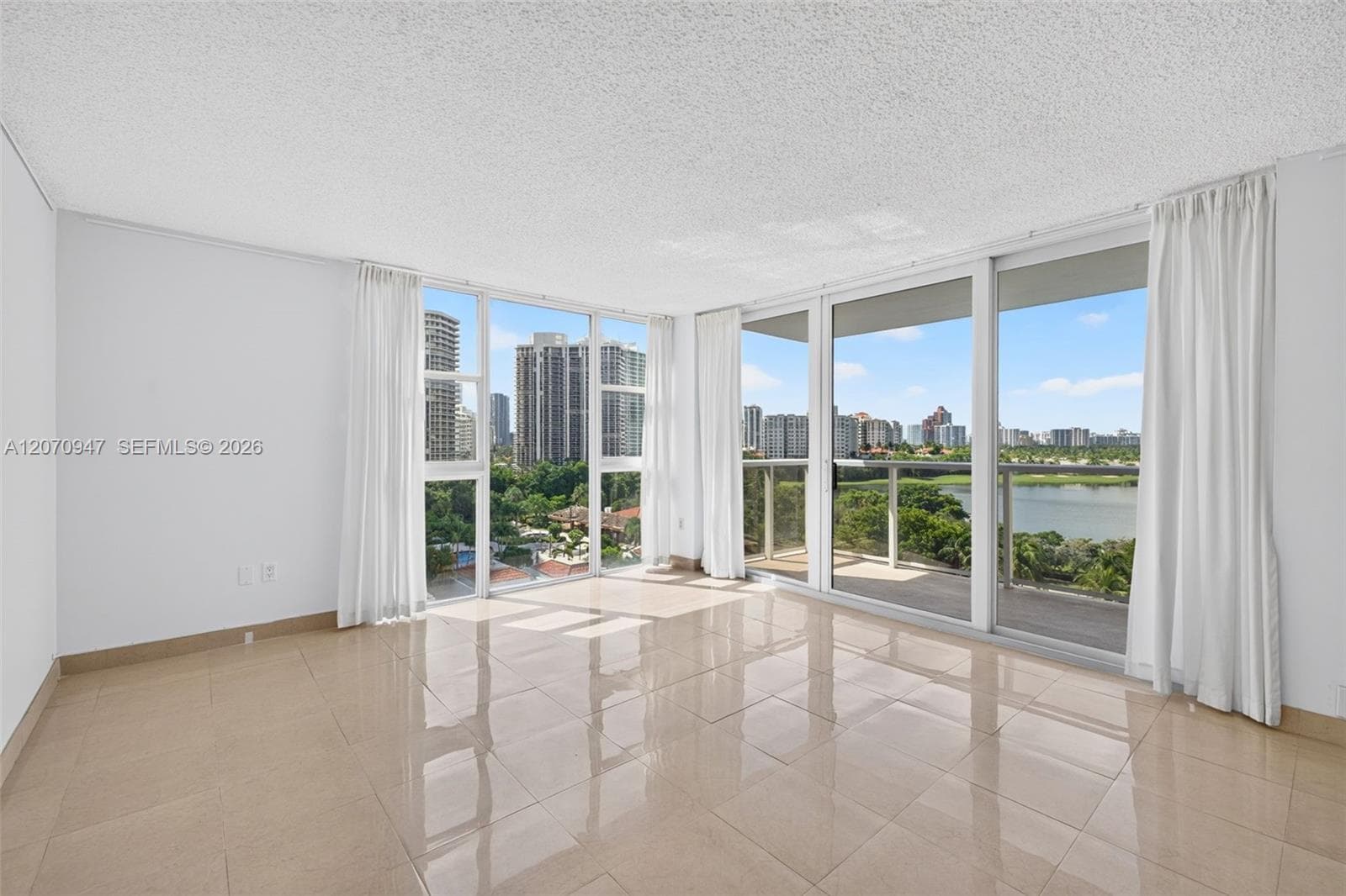 3731 N Country Club Dr # 1023, Aventura, FL 33180