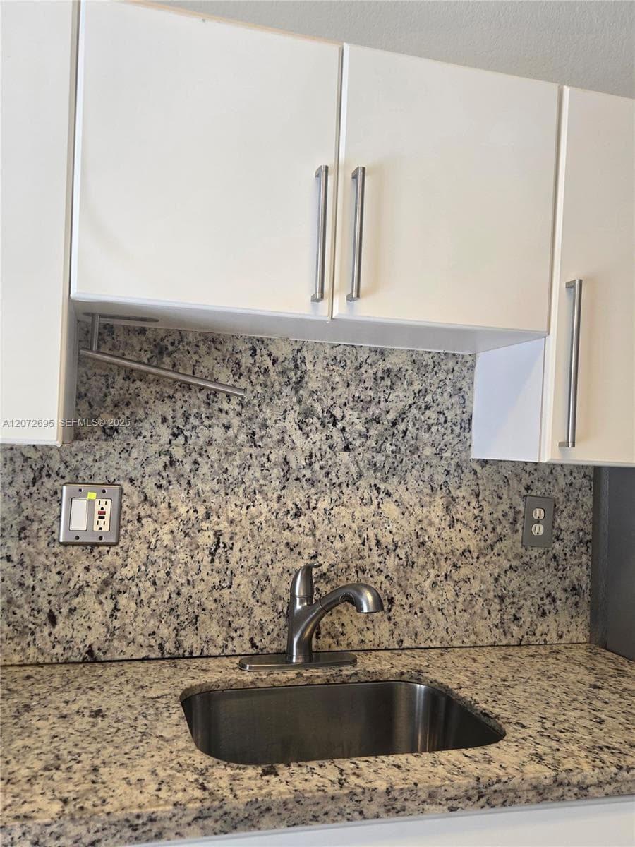 6900 NW 179th St # 204-1, Hialeah, FL 33015 photo 2