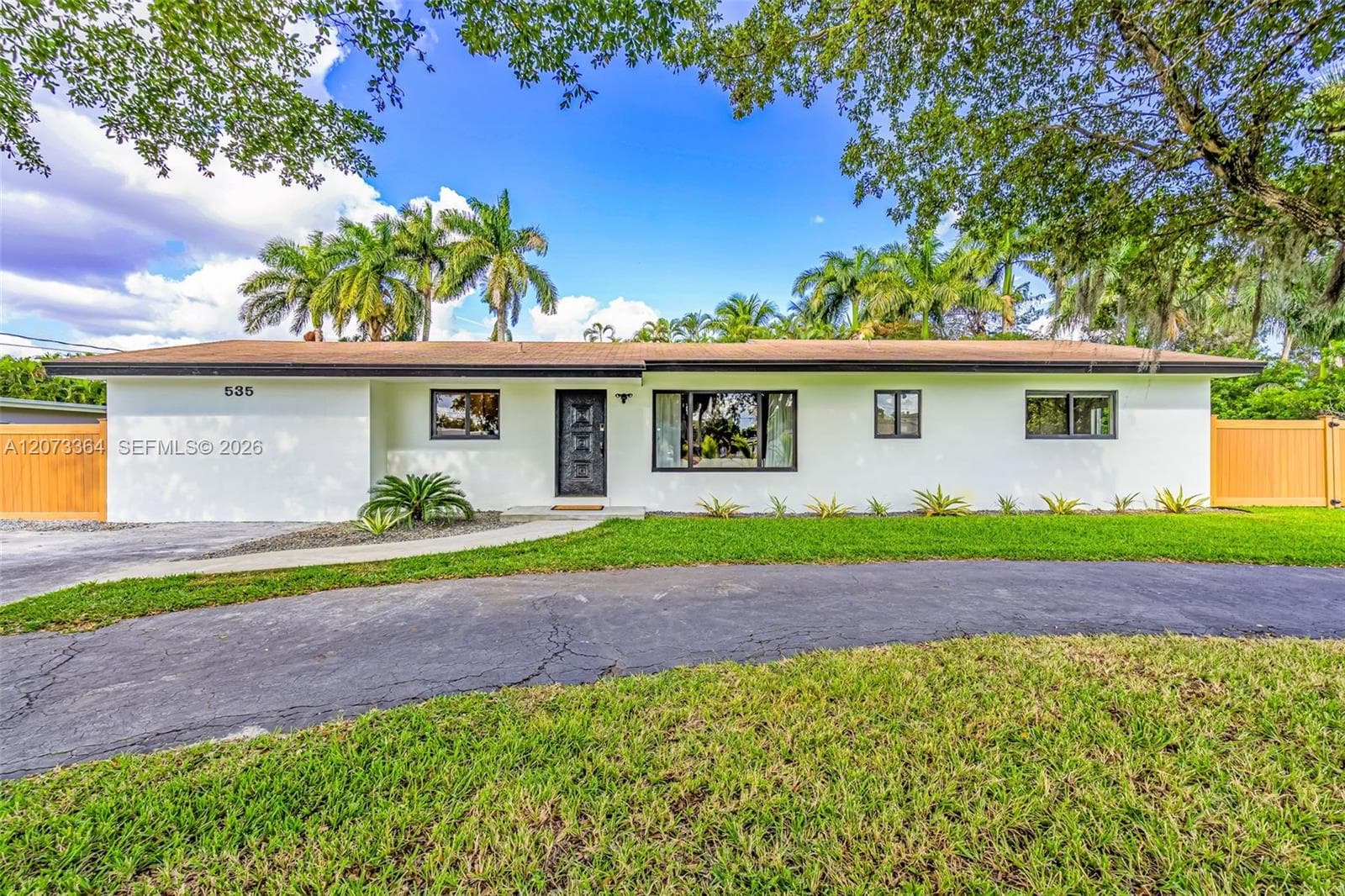 535 N Biscayne River Dr, Miami, FL 33169 photo 2