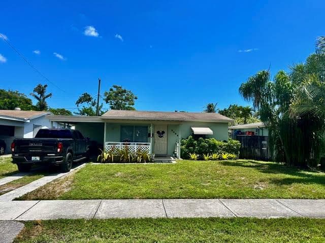 5456 NE 1ST Avenue, Oakland Park, FL 33334 photo 2