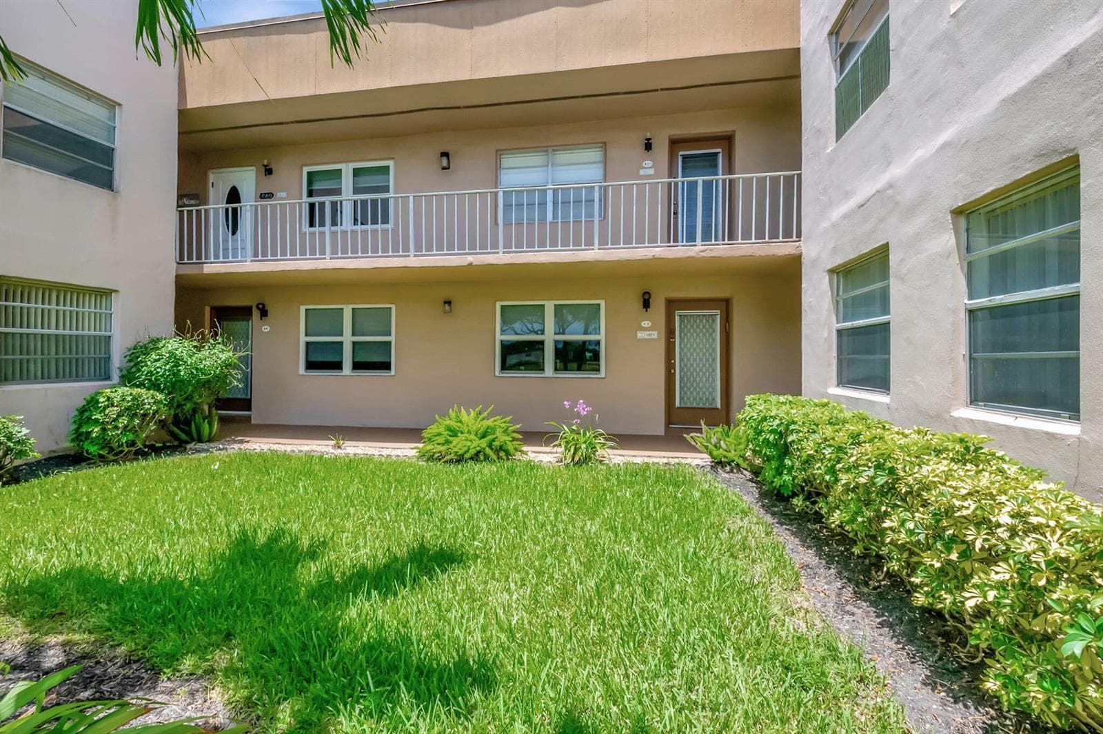 3 Flanders A, Delray Beach, FL 33484 photo 2