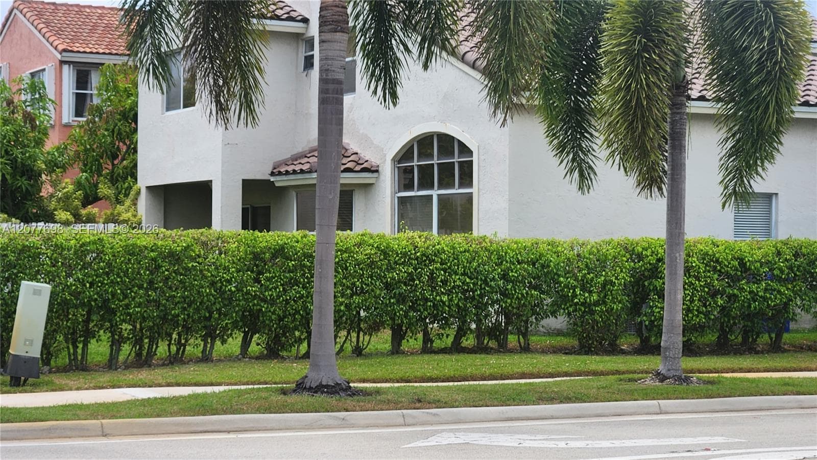1055 NW 187th Ave, Pembroke Pines, FL 33029 photo 2
