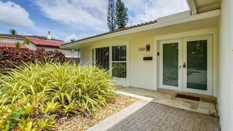 1321 Madison Street, Hollywood, FL 33019 photo 2