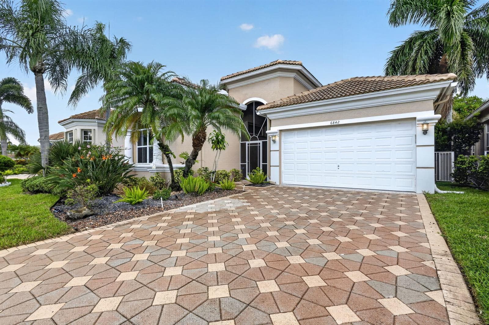 6842 Fairway Lakes Drive, Boynton Beach, FL 33472 photo 2
