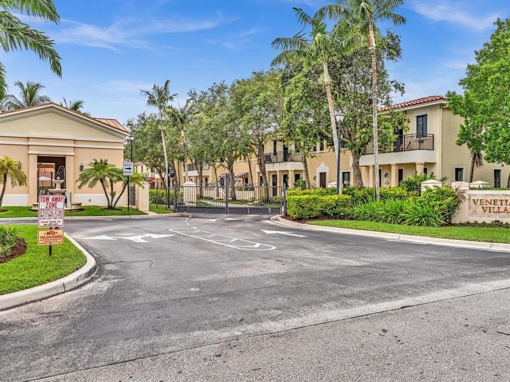 2514 VENETIAN Court # 2514, Boynton Beach, FL 33426 photo 2