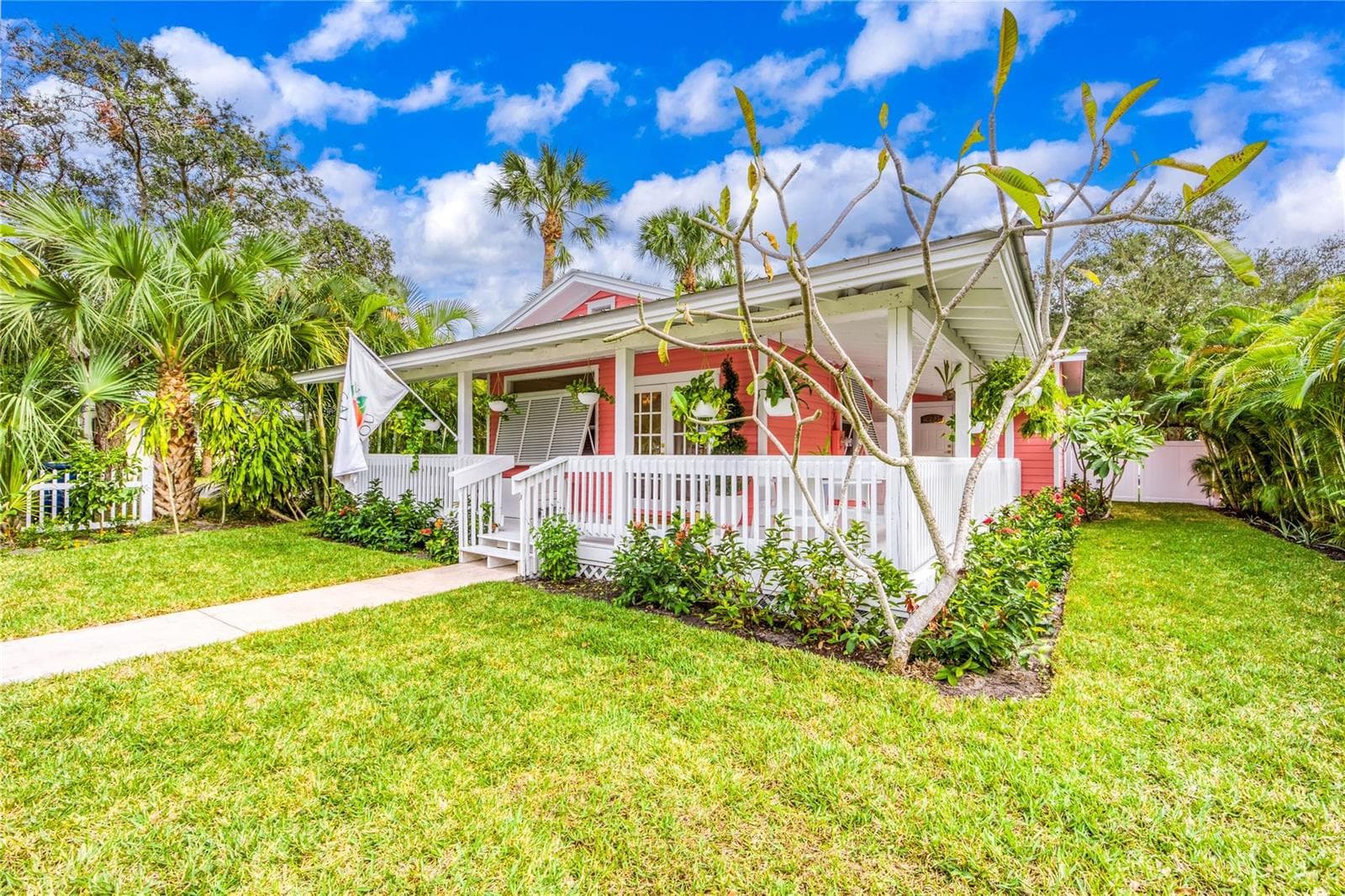 645 SW CLEVELAND Avenue, Stuart, FL 34994 photo 2